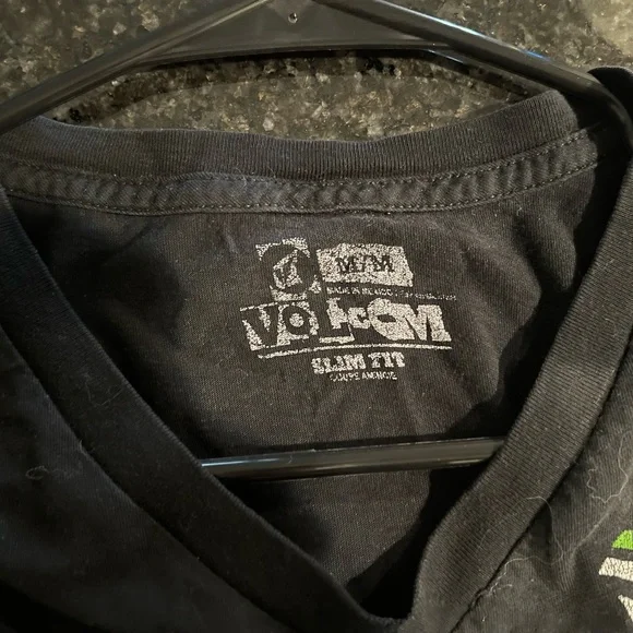 Mens Volcom Black Shirt, Slim Fit, Size Medium - Picture 3 of 4